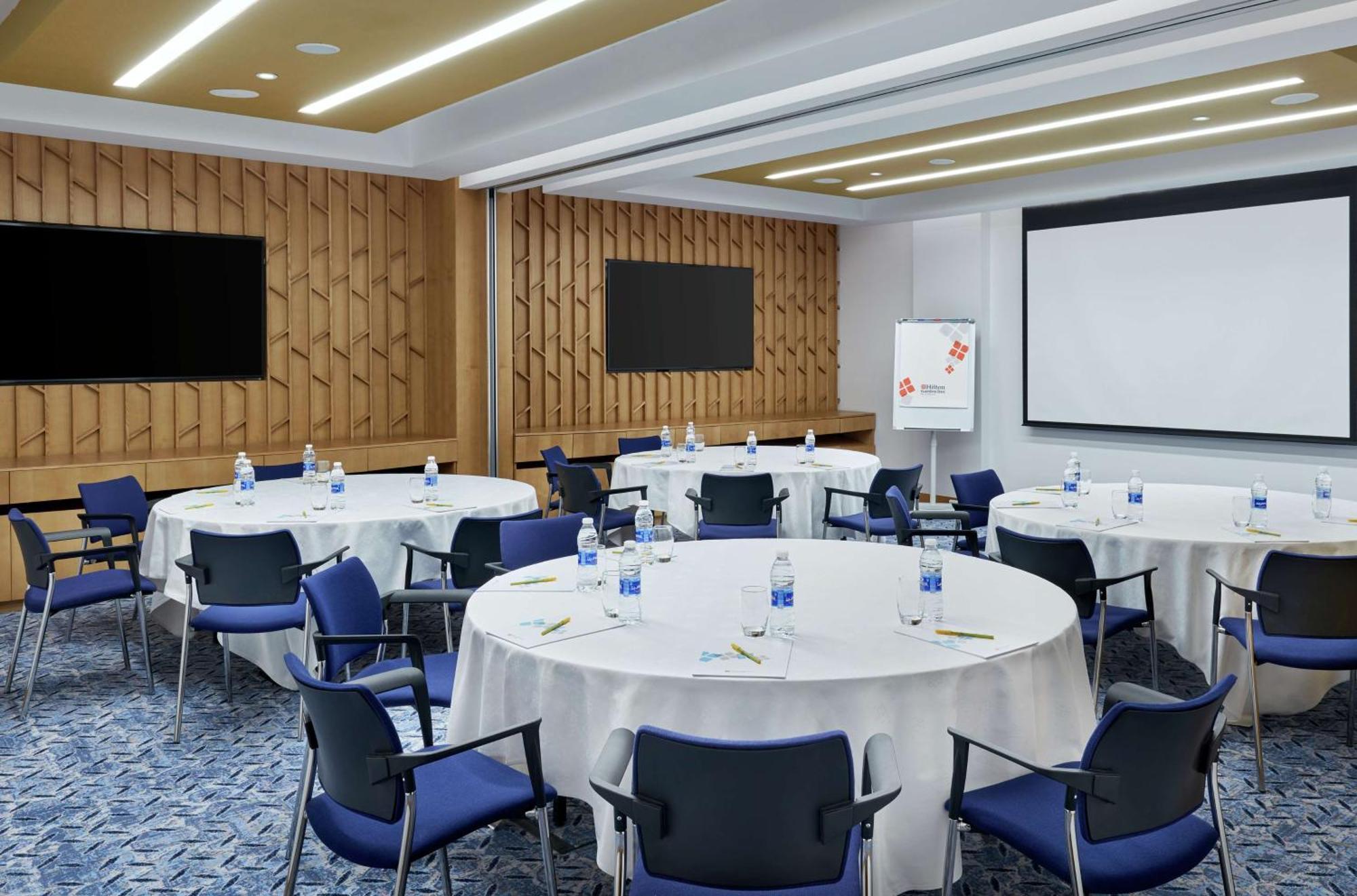 Hilton Garden Inn Muscat Al Khuwair Εξωτερικό φωτογραφία